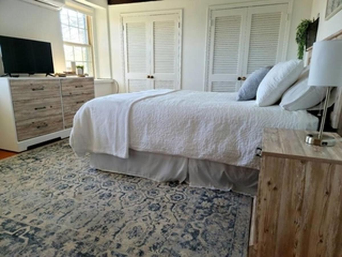 Downingtown Manor - 1900S Farmhouse With Creek Views エクステリア 写真