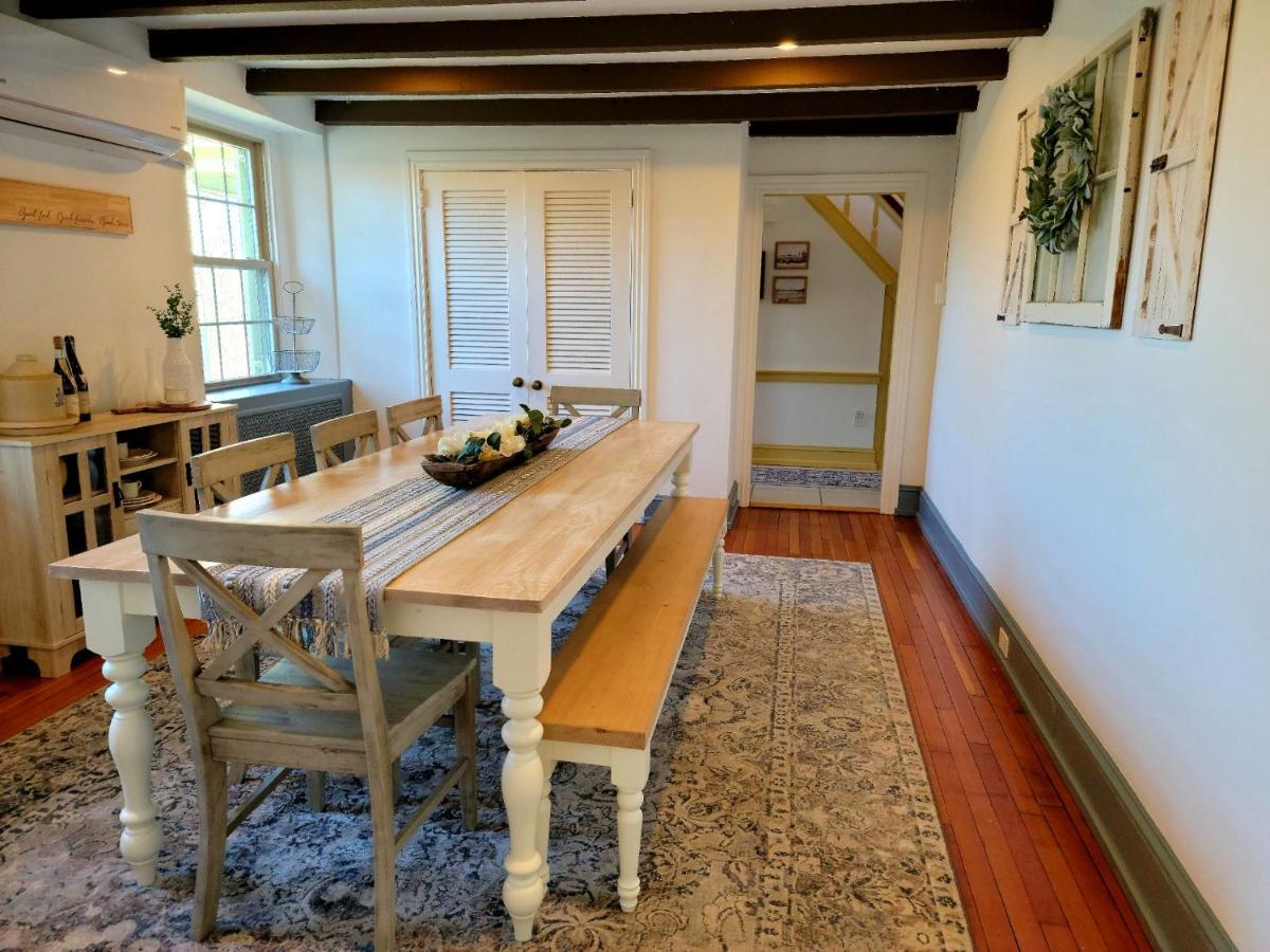 Downingtown Manor - 1900S Farmhouse With Creek Views エクステリア 写真