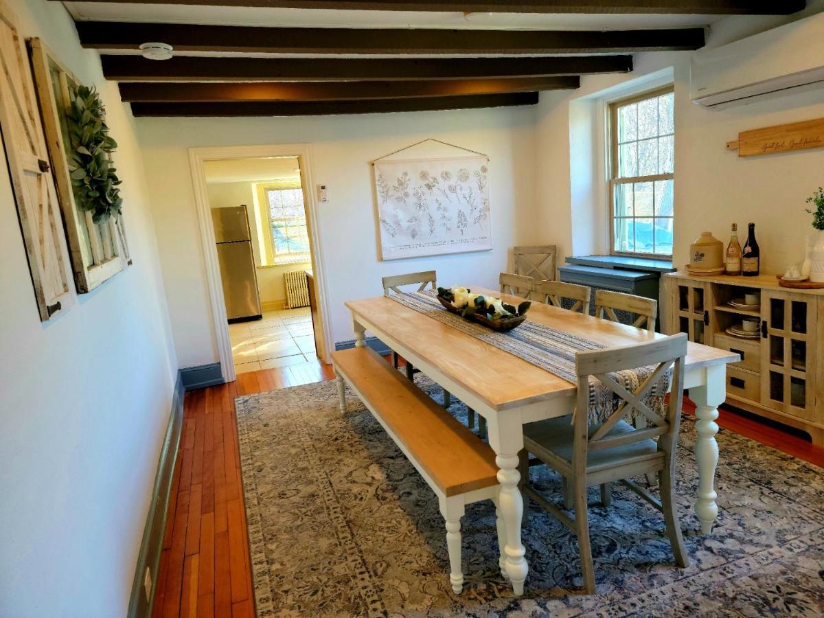 Downingtown Manor - 1900S Farmhouse With Creek Views エクステリア 写真