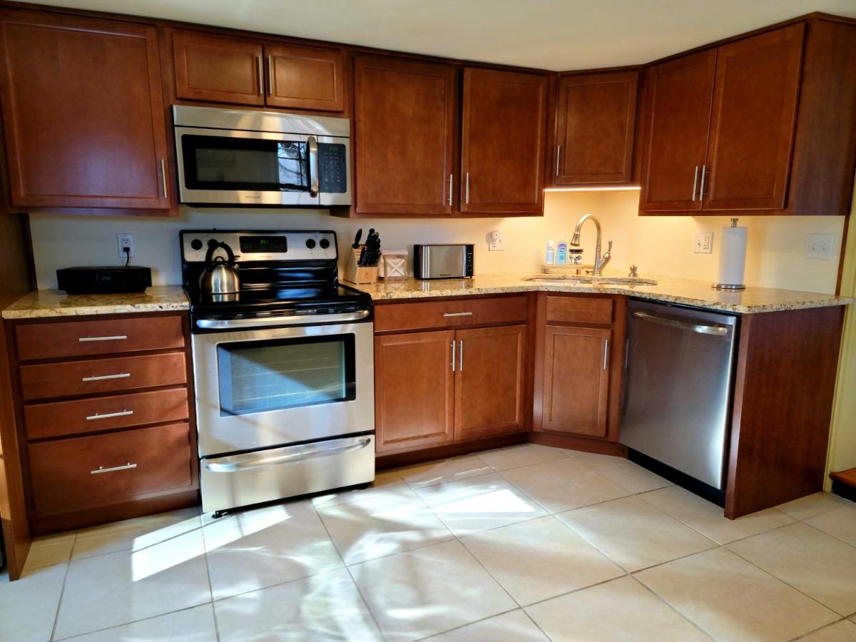 Downingtown Manor - 1900S Farmhouse With Creek Views エクステリア 写真