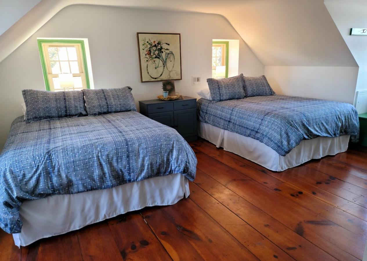 Downingtown Manor - 1900S Farmhouse With Creek Views エクステリア 写真